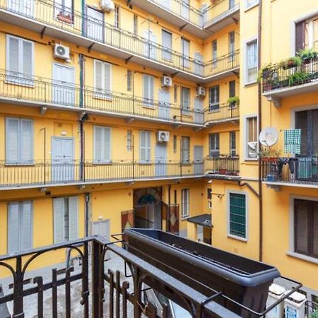 Isola And Zara Comfortable Apartment Milánó Kültér fotó