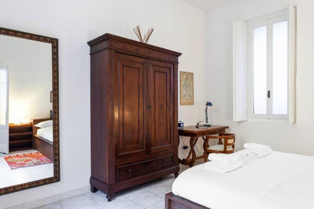 Isola And Zara Comfortable Apartment Milánó Kültér fotó