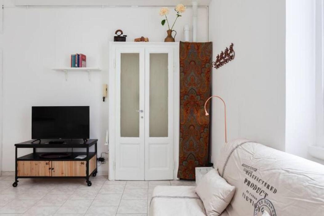 Isola And Zara Comfortable Apartment Milánó Kültér fotó