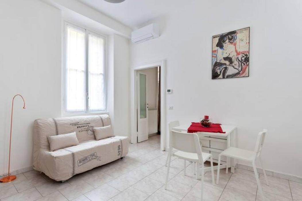 Isola And Zara Comfortable Apartment Milánó Kültér fotó